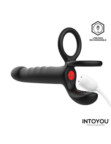 Magnor Dildo con Anillo Doble y Estimulador de Testiculos